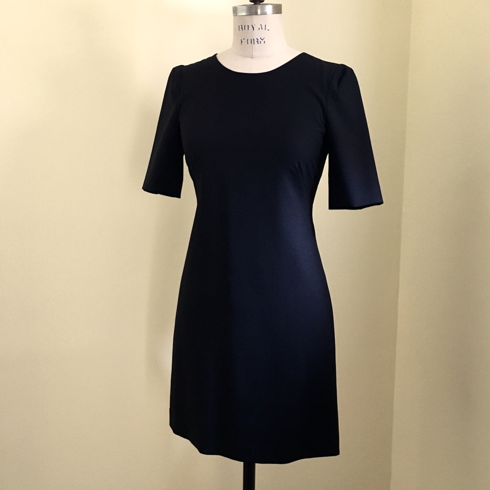 Theory career dress modern sheath zip back size 4